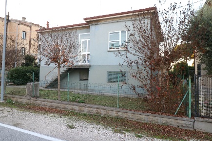 Foto Casa indipendente a Argenta Centro di 120 m² con 6 locali in vendita