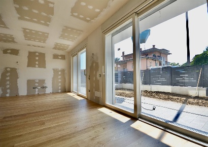 Foto Villa bifamiliare in Via Torquato Tasso, Curno di 150 m² con 4 locali