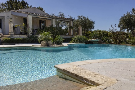 Foto Villa unifamiliare in contrada croce snc, Scicli di 410 m² in vendita