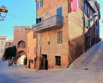 Foto Appartamento a Torrita di Siena di 84 m² con 8 locali in vendita