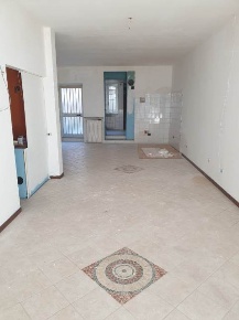 Foto Negozio a Borgonovo Val Tidone Borgonovo Valtidone di 70 m² in vendita