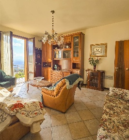 Foto Appartamento a Zocca Centro di 85 m² con 5 locali in vendita