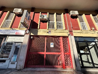 Foto Garage in Piazza Luigi di Savoia 31, Bari Murat di 55 m² con 1 locali