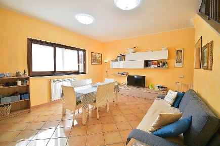 Foto Villa bifamiliare in Via Numana 34, Fiumicino Fregene di 136 m²