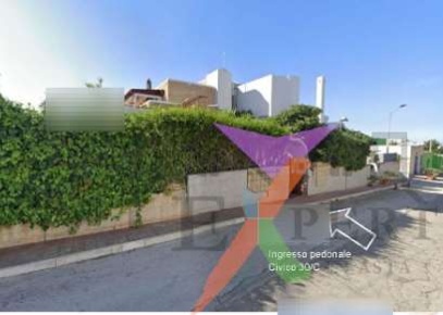 Foto Villa unifamiliare Monopoli Area Produttiva di 1131 m² con 20 locali