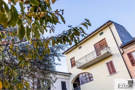 Foto Appartamento in Via Milite Ignoto 71, Ispra Centro di 87 m² in vendita