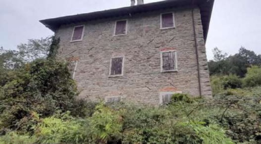 Foto Appartamento in Localita' Bucigna, Londa di 66 m² con 4 locali