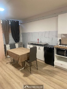 Foto Appartamento a Desenzano del Garda di 200 m² con 8 locali in affitto