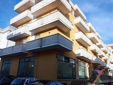 Foto Appartamento in Via G. Leopardi, Parabita Centro di 120 m² all'asta