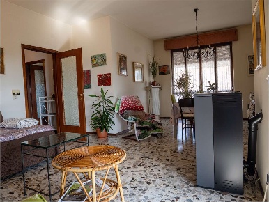 Foto Villa unifamiliare a Pavia di 300 m² con 10 locali in vendita