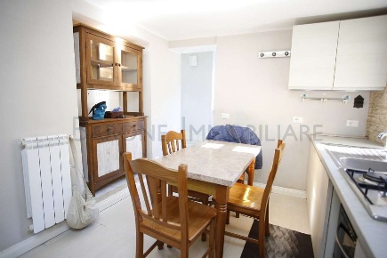 Foto Appartamento in Via Obertenghi 2, Massa Centro di 80 m² con 4 locali