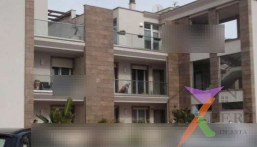 Foto Appartamento in Via Vittorio Veneto  327, Monopoli Centro di 126 m²