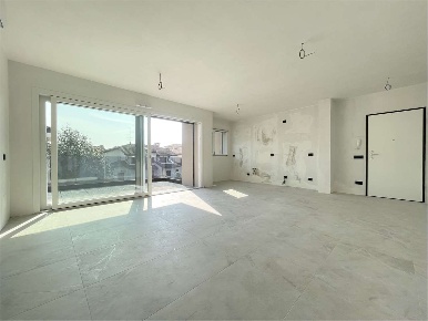 Foto Appartamento in via Parini, Lomazzo Centro di 93 m² con 3 locali