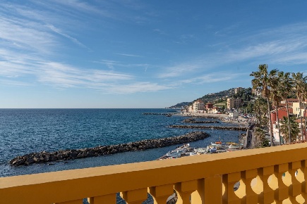 Foto Attico in corso giuseppe garibaldi, Imperia Porto Maurizio di 352 m²