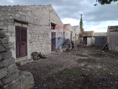 Foto Rustico in C.da Serrapero / Cava D'Ispica, Modica Cannizzara di 189 m²
