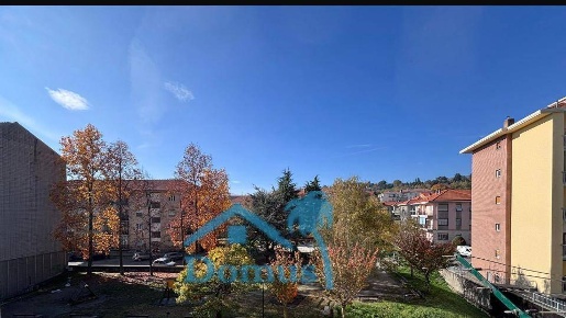 Foto Appartamento in Via Sauro, Pinerolo di 110 m² con 5 locali in vendita