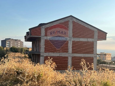 Foto Villa bifamiliare in Via Scala Vecchia, Paternò di 200 m² con 6 locali