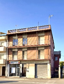 Foto Casa indipendente in via carducci, Civitanova Marche di 770 m²