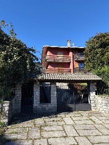 Foto Appartamento in Santa Valeria, Rezzago di 180 m² con 6 locali