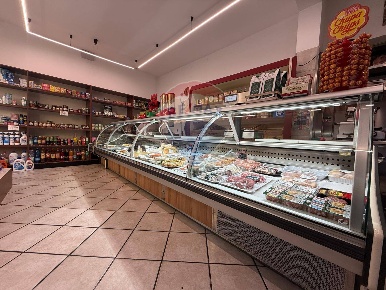 Foto Attività commerciale a Legnano di 84 m² con 3 locali in vendita