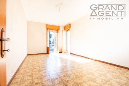 Foto Appartamento in viA cARLi, Verona Santa Croce di 150 m² con 6 locali