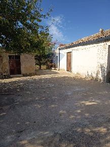 Foto Casa indipendente in contrada renelle, Caltagirone di 80 m² in vendita