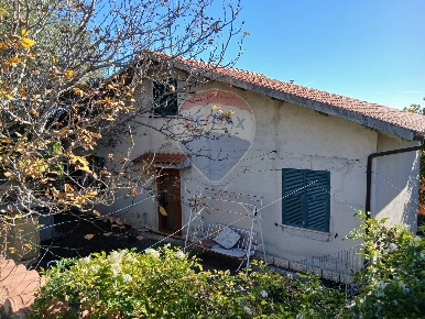 Foto Casa indipendente a Cingoli Torre di 150 m² con 3 locali in vendita