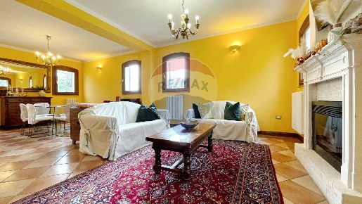 Foto Rustico a Vigodarzere di 305 m² con 13 locali in vendita