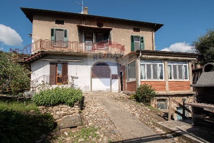 Foto Appartamento in Vicolo Belvedere, Castelli Calepio Centro di 223 m²