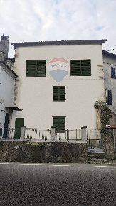 Foto Rustico in Antonio Locatelli, Mapello Centro di 240 m² con 6 locali