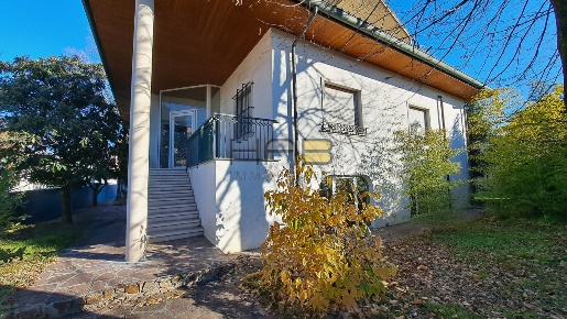 Foto Villa bifamiliare in Via San Filippo Benizzi 8, Padova di 581 m²