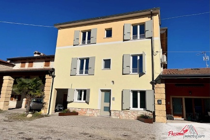 Foto Villa a schiera in Via Mirandola, Pescantina Settimo di 170 m²