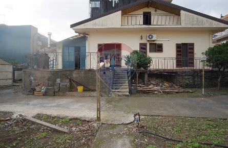 Foto Casa indipendente in Via Santa Maria La Stella, Aci Sant'Antonio