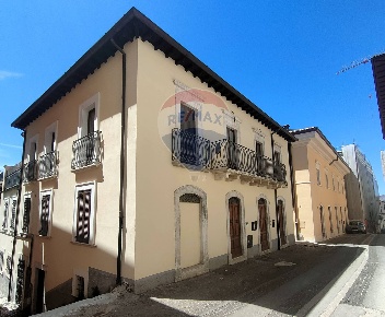 Foto Appartamento in via roma, L'Aquila Duomo - Fontana Luminosa di 80 m²