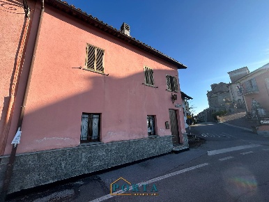 Foto Casa indipendente in Via Capris, Cigliè di 102 m² con 3 locali