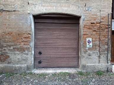Foto Box in VIA DELLA VITTORIA, Ferrara Centro Storico di 61 m² in vendita