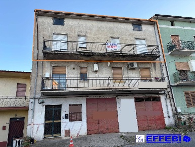 Foto Appartamento in via Vittorio Emanuele, Roggiano Gravina di 120 m²
