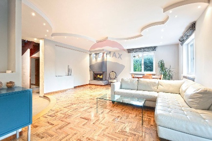 Foto Villa singola in Via della Stazione, Vitorchiano Centro di 415 m²