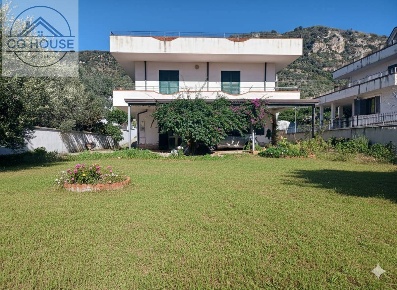 Foto Villa unifamiliare in Via Roma, Pago del Vallo di Lauro Centro