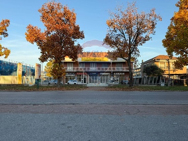 Foto Locale commerciale in via Torino, Cernusco sul Naviglio di 1948 m²