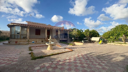 Foto Villa singola in Via Giuseppe Fava, Cinisi Centro di 240 m² in vendita