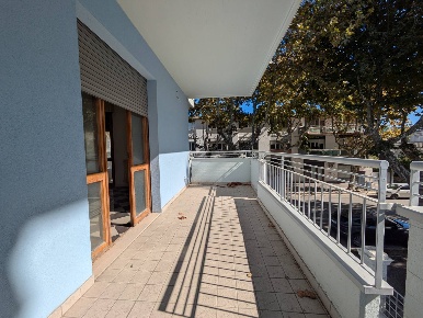 Foto Appartamento in viale orsini, Giulianova Centro di 85 m² con 4 locali
