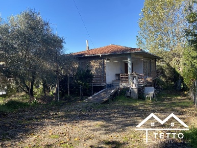 Foto Villa unifamiliare in Via Roma, Forano di 310 m² con 5 locali