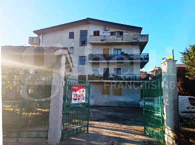 Foto Appartamento in Via Mazzini 35, Marano Marchesato di 150 m² in vendita