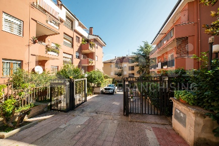 Foto Appartamento in Via Michelangelo Peroglio 27, Roma Mostacciano