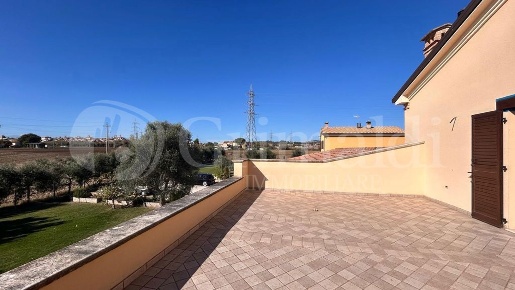 Foto Appartamento in Via RONCAGLIA 0, Jesi Roncaglia di 160 m² con 5 locali