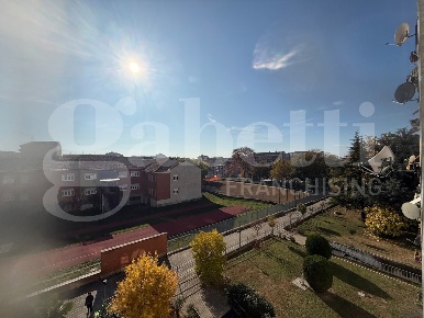 Foto Appartamento in Mucci, Bra Centro di 100 m² con 5 locali in vendita