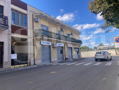 Foto Casa indipendente in Via Ercole D'Ippolito 151, Latiano di 400 m²