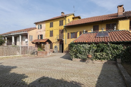 Foto Casa indipendente in Via Riva 40, Moriondo Torinese Bausone di 453 m²