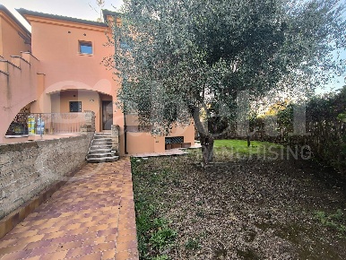 Foto Appartamento in sergio leone, Follonica di 70 m² con 3 locali